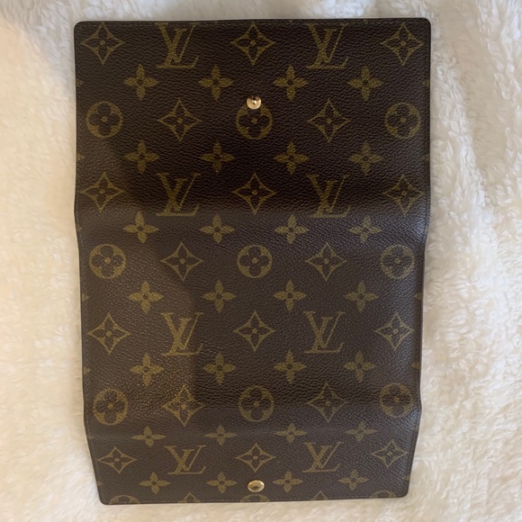 Authentic Louis Vuitton Long Wallet - Picture 5 of 10